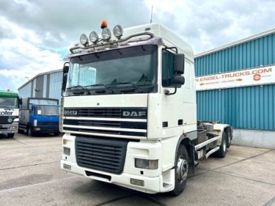 DAF 95.480 XF SPACECAB 6x2 WITH HOOK-ARM SYSTEM (EURO 3 / ZF16 MANUAL GEARBOX / ZF-INTARDER / STEEL-/AIR SUSPENSION / AIRCONDITIONING)