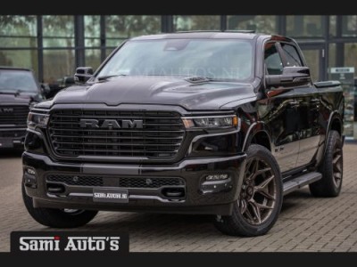 Dodge RAM 2025 LARAMIE NIGHT | 14,4 SCHERM +  10.2 INCH PASSENGER SCREEN | HURRICANE 420PK 636 Nm | PRIJS MET LPG EN COVER EN GARANTIE | DUBBELE CABINE | PICK UP | 5 PERSOONS | DC | GRIJSKENTEKEN | VOORAAD 2220 - 5039