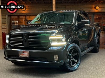 Dodge Ram 1500 5.7 V8 Sport Black Edition, Lage bijtelling!! 4Play velgen, LED verlichting.