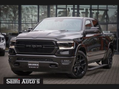 Dodge Ram 1500 BOM VOL | NIGHT EDITION | HUD | LUCHTVERING | HARMAN KARDON | PANODAK | ADAPTIVE CRUISE | HEMI 402PK 5.7 V8 4x4 | DUBBELE CABINE | 5 PERSOONS PICK UP | GRIJSKENTEKEN |