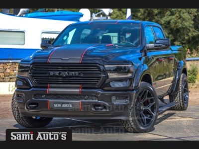 Dodge Ram 1500 LARAMIE NIGHT SPORT | VOL | 2X 12 INCH | HUD | 360 CAMERA | PANORAMA | LPG | DEKSEL | 5.7 V8 HEMI 402PK 4WD | CREW CAB | DUBBELE CABINE | 5 PERSOONS | GRIJSKENTEKEN | PICK UP | VOORRAAD NR 2148 - 4099