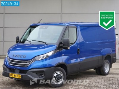 Iveco Daily 35C21 3.0L Automaat Laag dak L2H1 Uniek! LED Trekhaak Navi ACC 8m3 Airco Trekhaak