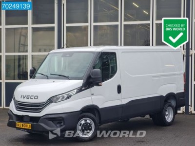 Iveco Daily 35C21 3.0L Automaat Laag dak L2H1 Uniek! LED Trekhaak Navi ACC 9m3 Airco Trekhaak