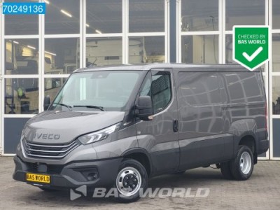 Iveco Daily 35C21 3.0L Automaat Laag dak L2H1 Uniek! LED Trekhaak Navi ACC 9m3 Airco Trekhaak