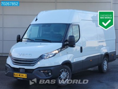 Iveco Daily 35S18 3.0L Automaat 2025 model ACC Navi Camera Trekhaak 12m3 Airco Trekhaak