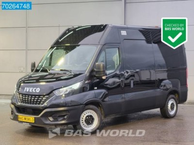 Iveco Daily 35S18 3.0L Automaat L2H2 ACC LED Navi Camera 3500kg trekhaak L2 Kort 10m3 Airco Trekhaak