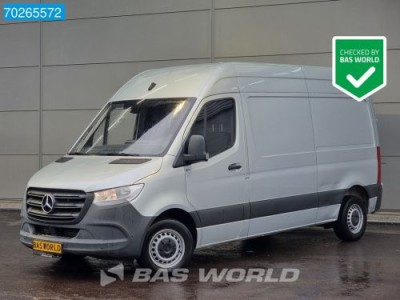 Mercedes-Benz Sprinter 214 CDI Automaat Small damage L2H2 MBUX Camera Airco Parkeersensoren 12m3 Airco