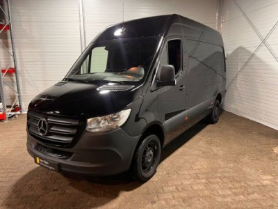 Mercedes-Benz Sprinter 319 1.9 CDI L2H2 RWD 3500kg trekgewicht VVB BLACK EDITION LAGE KMSTAND BPM vrij! Benut nu nog uw voordeel!