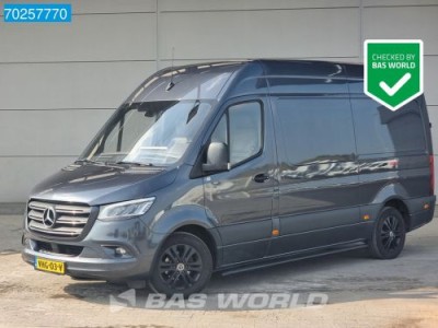 Mercedes-Benz Sprinter 319 CDI 3.0 V6 Automaat L2H2 Black Edition LED Trekhaak MBUX Camera Navi 10m3 Airco Trekhaak Cruise control