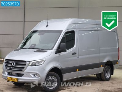 Mercedes-Benz Sprinter 519 CDI Automaat Dubbellucht L2H2 3500kg trekhaak ACC LED Camera Navi 9m3 Airco Trekhaak