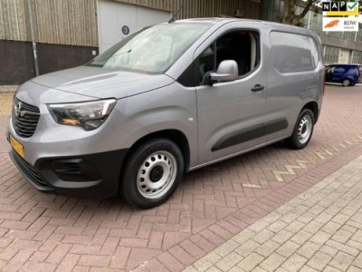 Opel Combo 1.6D L1H1 Edition * 2019 * Euro6 * Navigatie * Airco * Cruise Control * Parkeer sensor * APK 1-2-2025 * Elek Ramen *