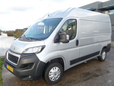 Peugeot Boxer 330 2.0 BlueHDI L2H2 Premium Pack