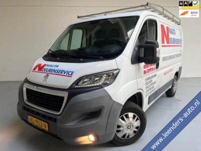 Peugeot Boxer 330 2.2 HDI 110PK L1H1 Profit+, Imperiaal, Kasten, Trekhaak, Airco, Camera, Navigatie, NEDERLANDSE BUS