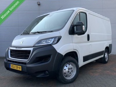 Peugeot Boxer Bestel 330 2.0 HDI AIRCO CRUISE CAMERA NAVI19 NL AUTO EERSTE EIGENAAR SCHUIFDEUR 2 ACHTER DEUREN NIEUW MODEL NIEUWE APK