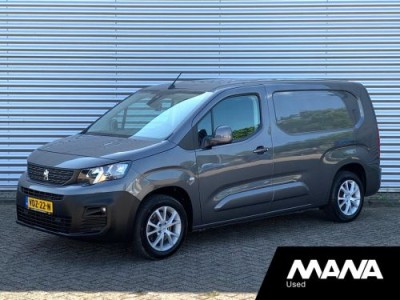 Peugeot Partner 130pk BlueHDI Asphalt L2H1 Climatronic Sensoren Camera Trekhaak Navi Voorruit/Stoelverwarming Cruise LMV Bijrijdersbank