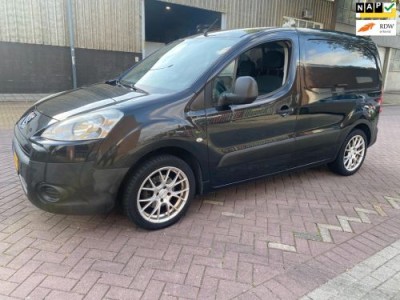 Peugeot Partner 1.6 HDI * Airco * * Elek Ramen * APK 9-1-2025 * 2009 * Zijdeur * 3 Pers. *