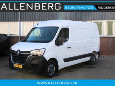 Renault Master T35 2.3 dCi 135 L2H2 / Trekhaak / Navi / Airco / 3 zits