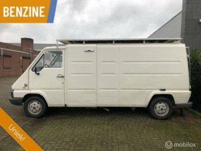 Renault Master T 35 LANG 2.0 BENZINE