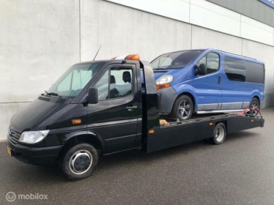 Renault Trafic 2.5dCi L2H1 DC EUR1499 +21% BTW MOTOR DEFEKT