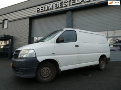 Toyota HiAce 2.5 D-4D, Airco, 3-Zits, Trekhaak, Marge Auto.