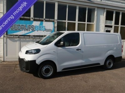 Toyota PROACE Long Worker 145PK Navigator BPM VRIJ!!