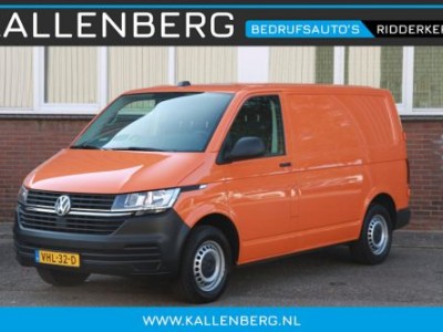 Volkswagen Transporter 2.0 TDI L1H1 26 / T6.1 / Trekhaak / App connect / Navi / 3 Zits