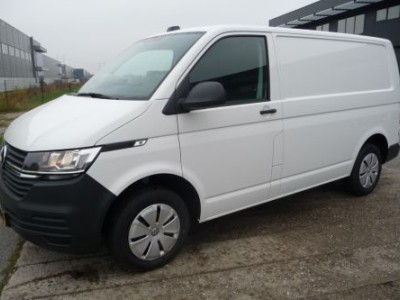 Volkswagen Transporter 90 pk 2.0 TDI L1H1 26 Economy Business deurtjes, bank, carplay, cruise