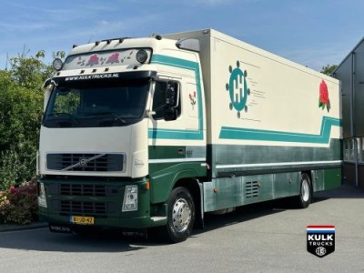 Volvo FH 400 REFRIGERATOR TRS RACE TEAM / HORSES / CAMPER